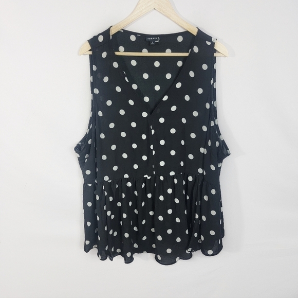Torrid Size 4 Polkadot top - Picture 1 of 5